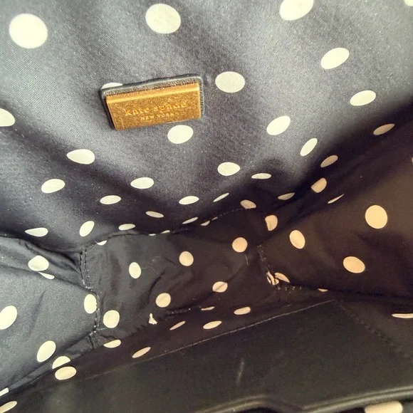 Kate Spade Amour Smooth Leather 3D Heart Crossbody Bag with Gold Chain Accent - Picture 14 of 16